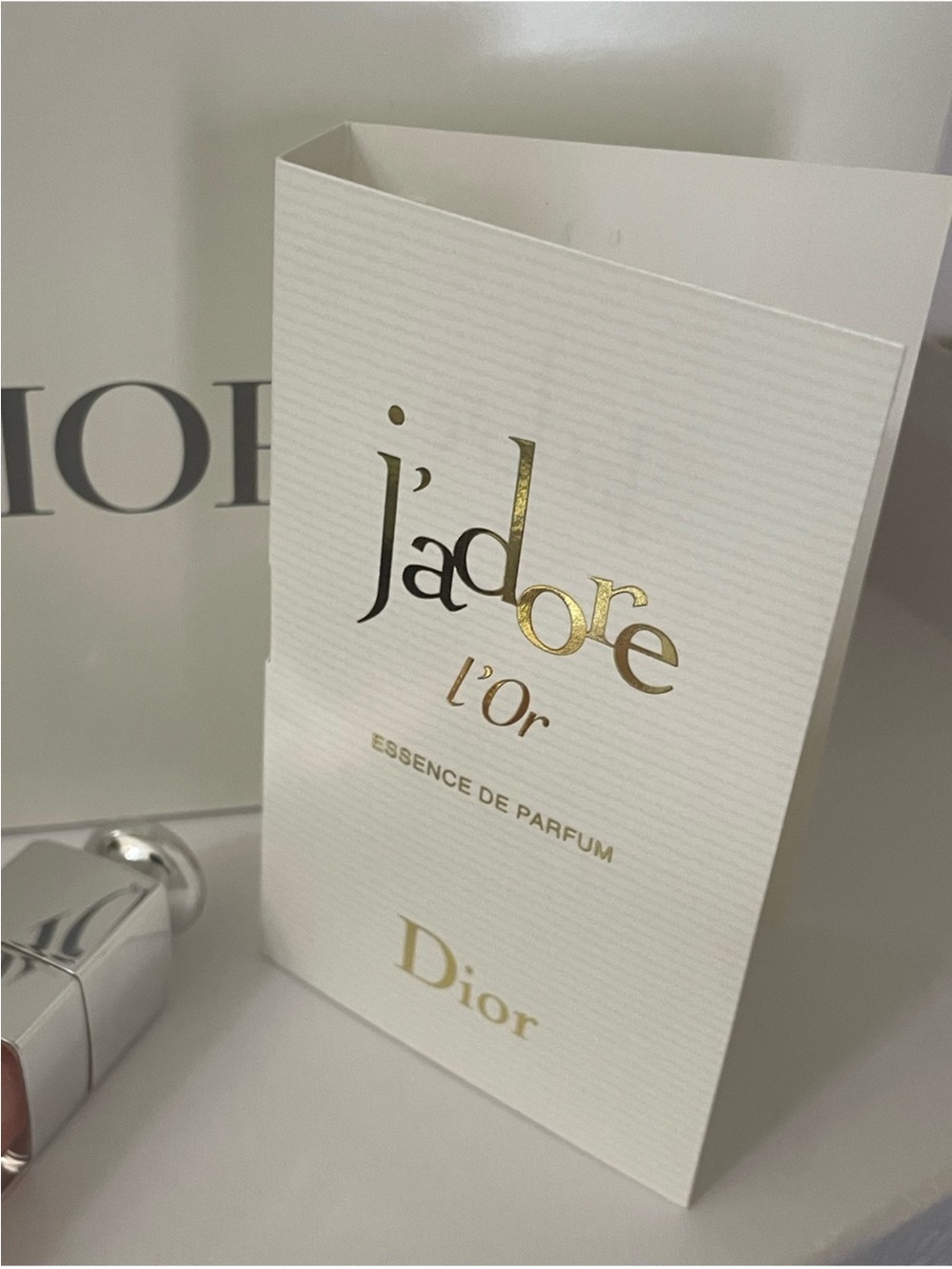 Dior Cream Velvet Cosmetic Pouch
6-piece Bundle in Limited Edition
Box - Picture 11 of 13